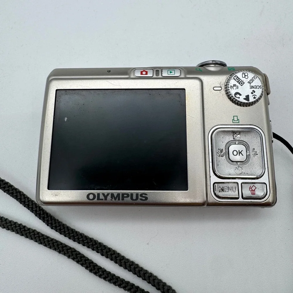 Olympus FE-230 Silver 7.1MP Digital Point and Shoot Camera‎ 3x Optical Zoom Y2K
